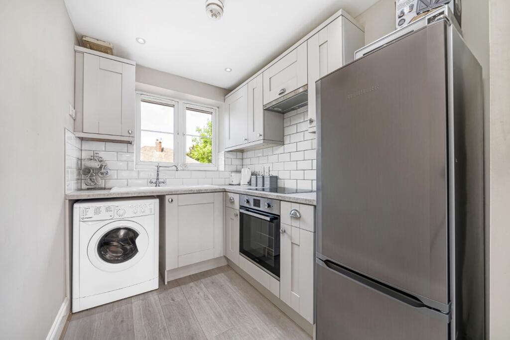 Westerham Drive, Sidcup, Kent, DA15 - View 6