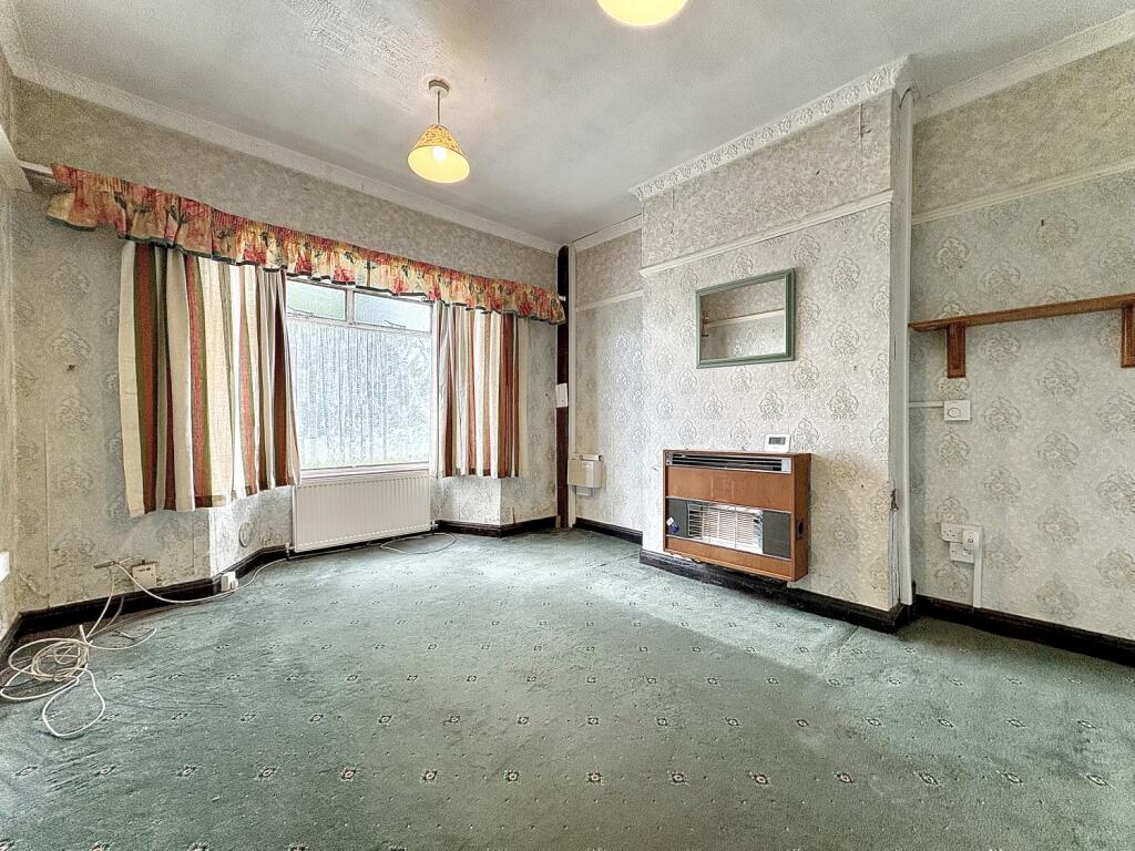 House in Wolverhampton, Ettingshall Park - View 2