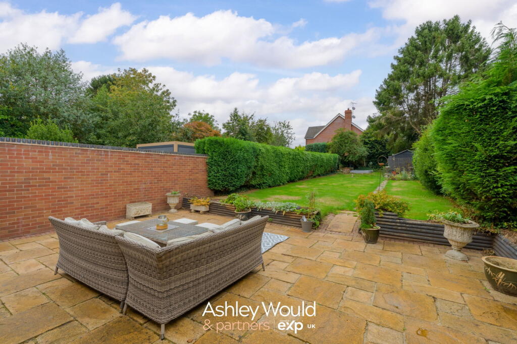 House in Bromsgrove, Hagley - View 2