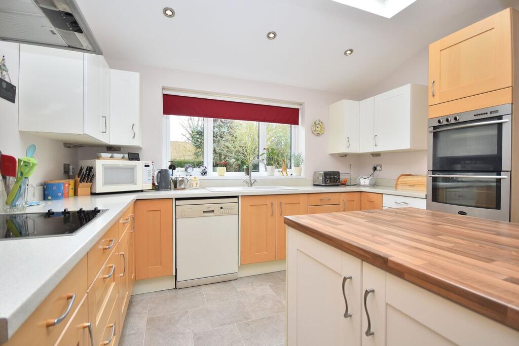 Nightingale Drive, Towcester, NN12 photo 4