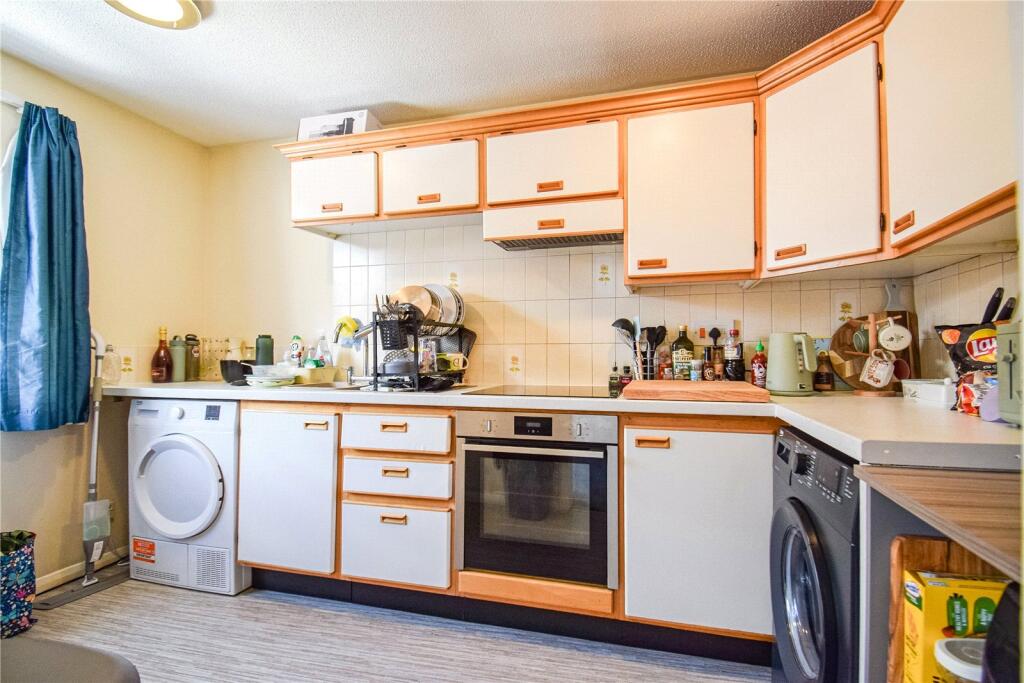 Apartment in Swindon - More