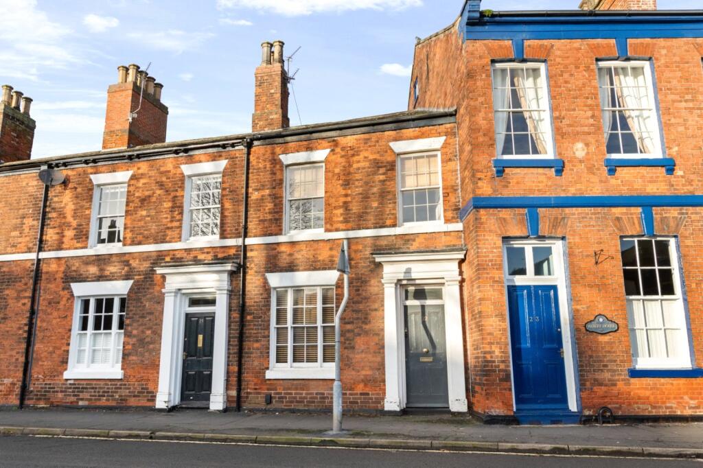3-bed terraced on Bigby Street, Brigg, North Lincolnshire, DN20, £155,000