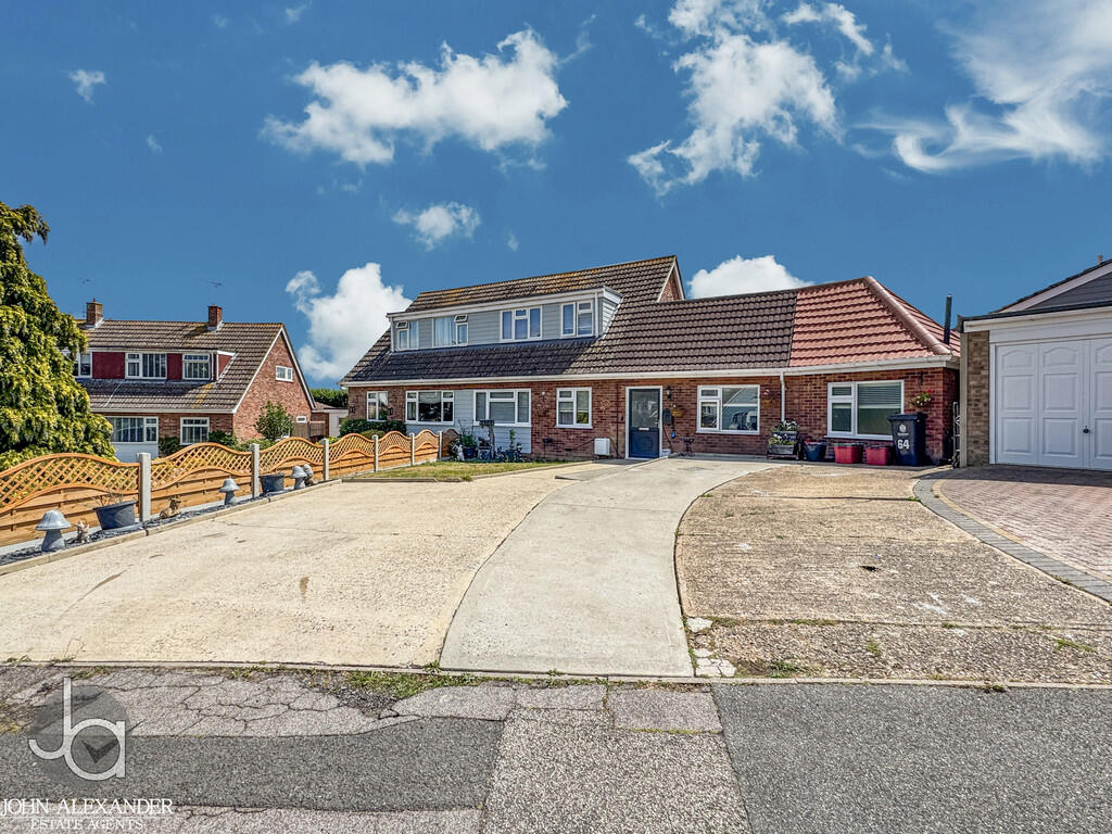2-bed semi-detached on Horsey Road, Kirby-le-Soken, £425,000