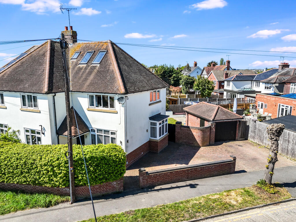 Main image of property: Chelmerton Avenue, Great Baddow, Chelmsford