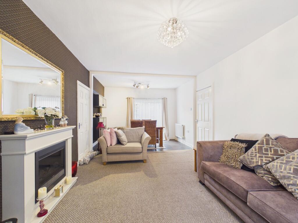 House in Gateshead, Felling - More