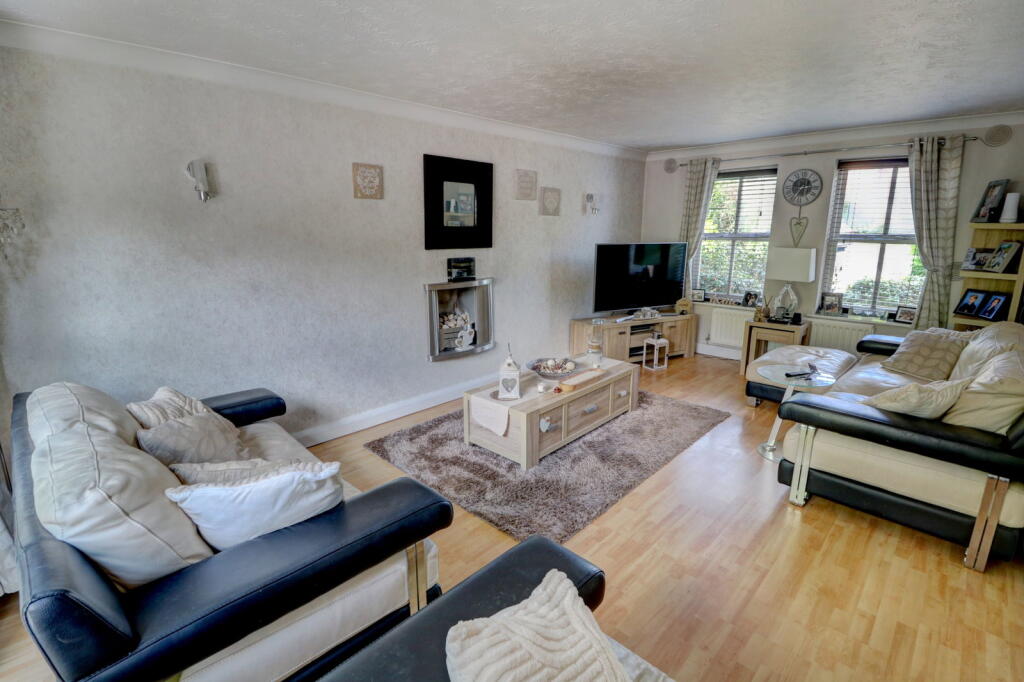 House in Worcester - View 3