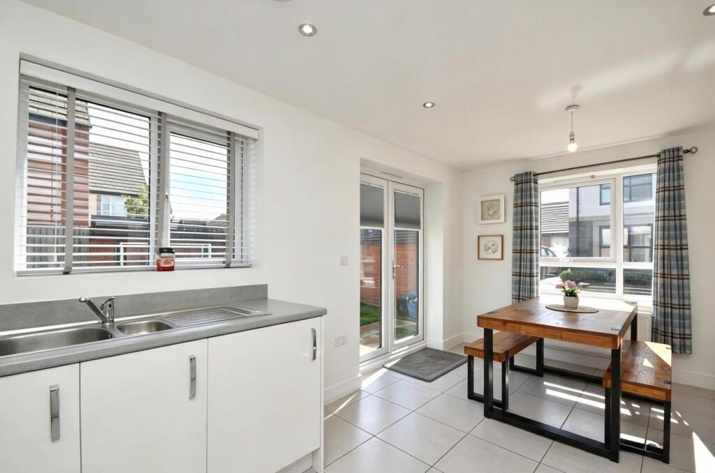 Octavius Road, Keynsham, Bristol photo 5