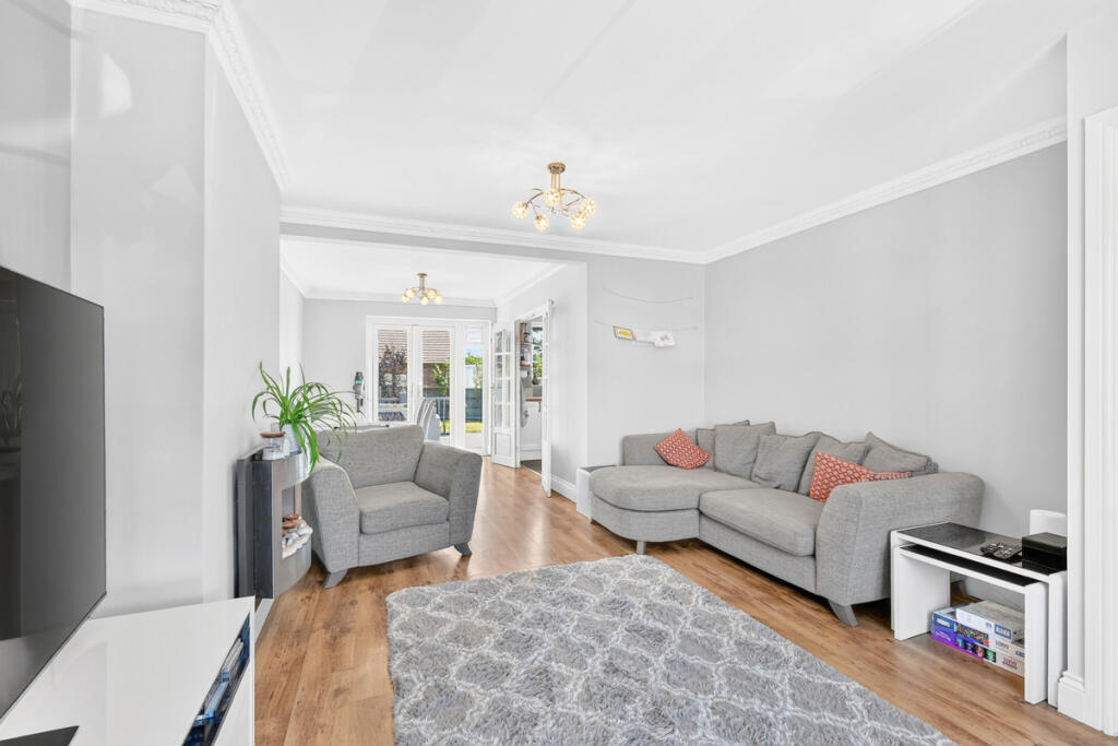 House in Castle Point, Benfleet - View 5