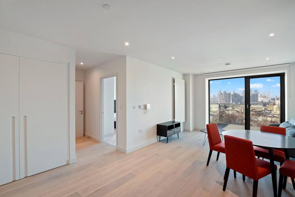Main image of property: 5 Clipper Street, London, E16