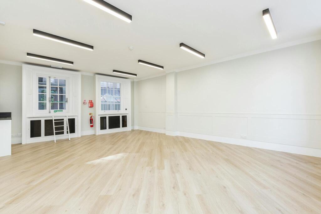8A Brushfield Street 07.jpg