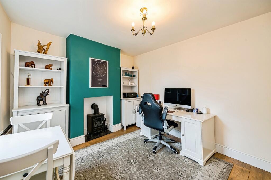 House in Aylesbury, Buckinghamshire - View 5