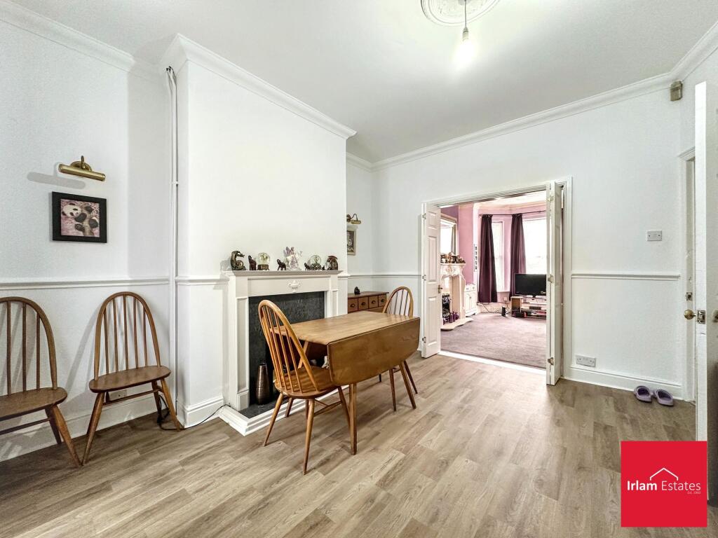 Alexandra Grove, Irlam, M44 photo 4