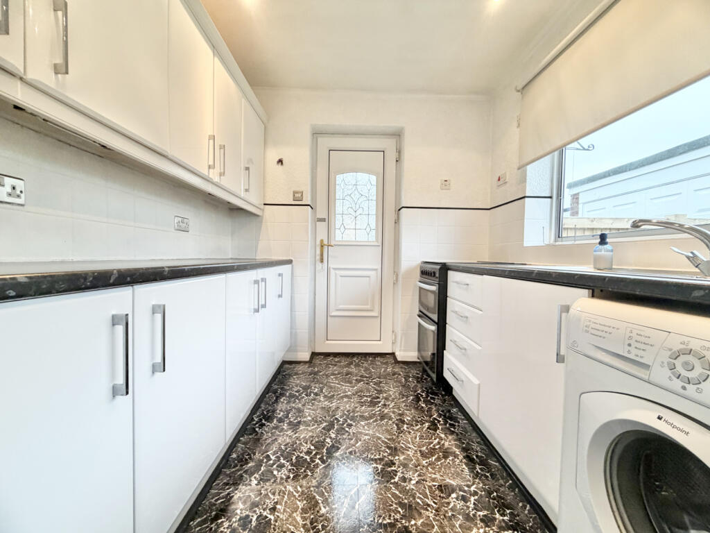 Lindsay Road, Garforth, West Yorkshire, LS25 photo 2