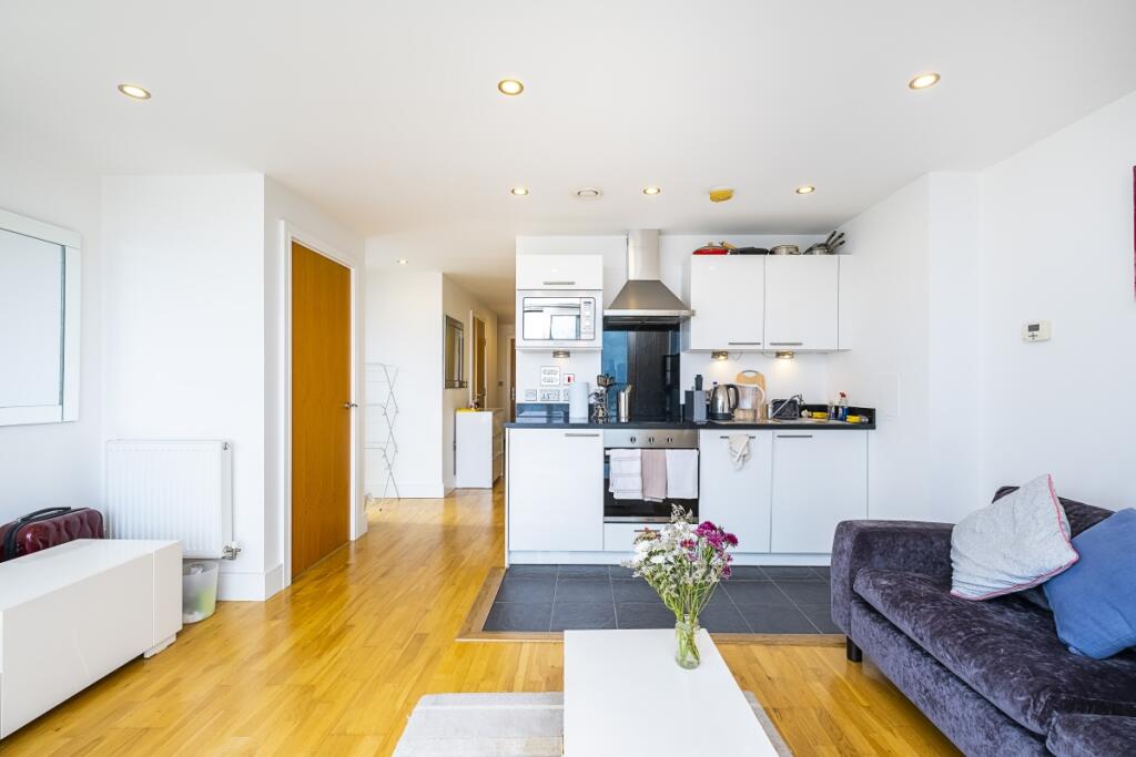 Apartment in London - View 5
