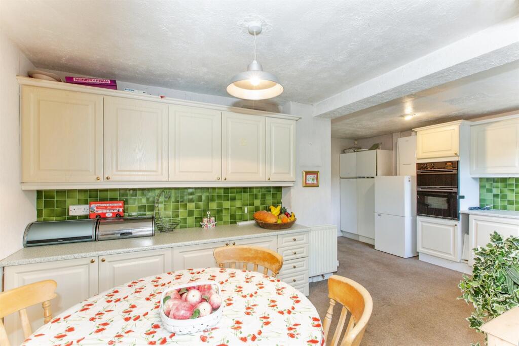 House in Northampton, Islip - More