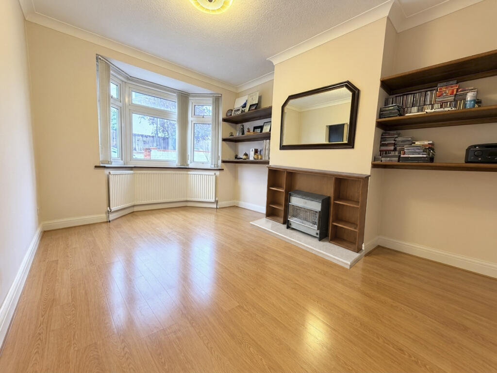 Castlewood Drive, London, SE9 photo 2