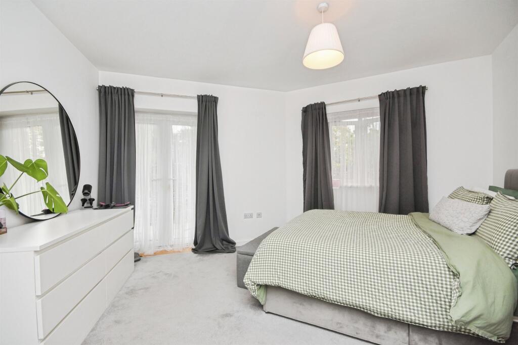 Apartment in Chelmsford - View 4