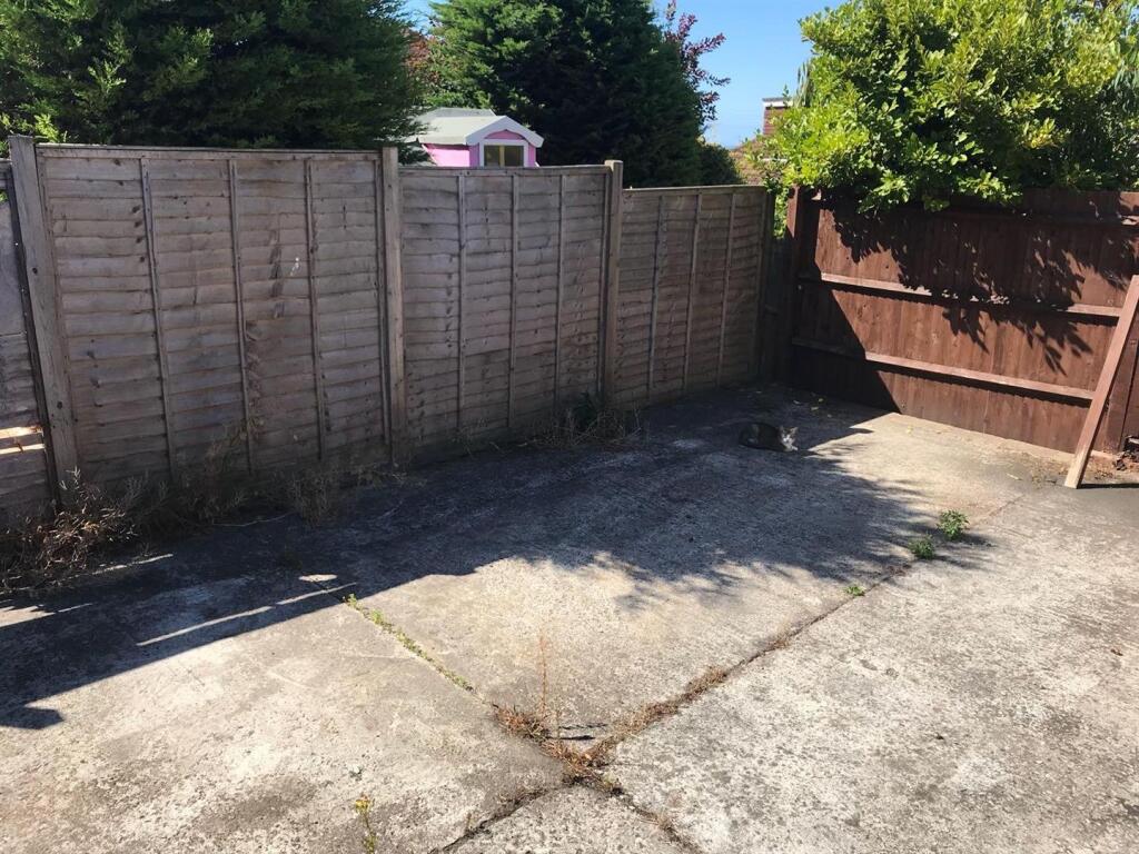 Poplar Close, Hove photo 3
