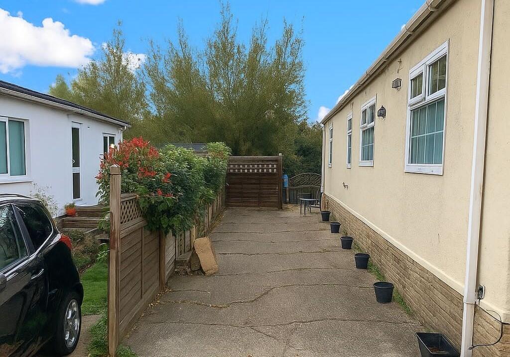 Climping Park, Bognor Road, Littlehampton, West Sussex, BN17 photo 3