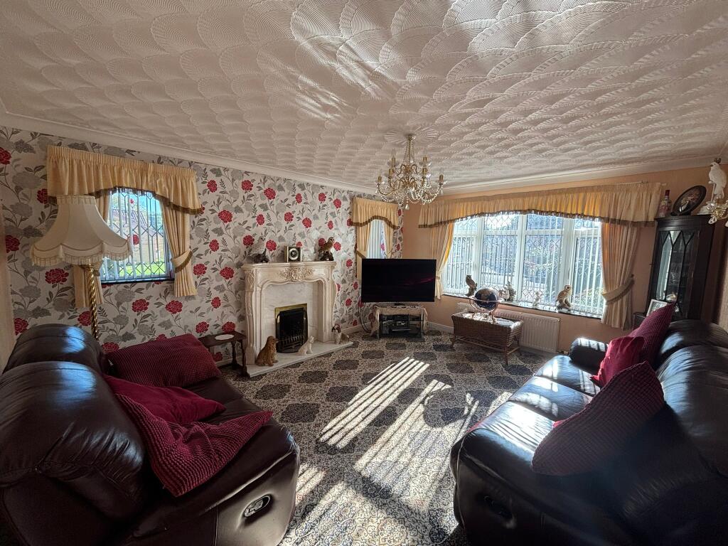 Neville Turner Way, Waltham, DN37 0YJ photo 2