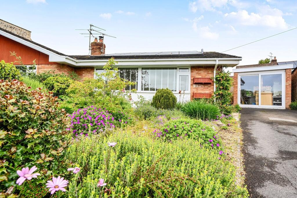 2-bed house on Manning Close, Wells, BA5, £355,000