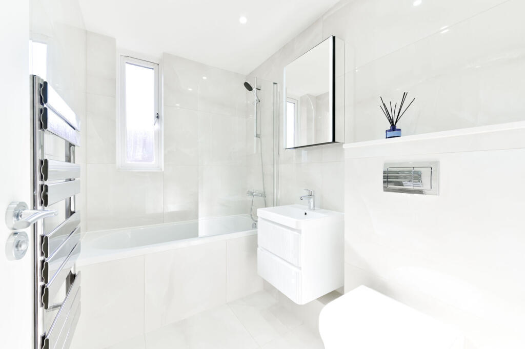 Apartment in London - View 4