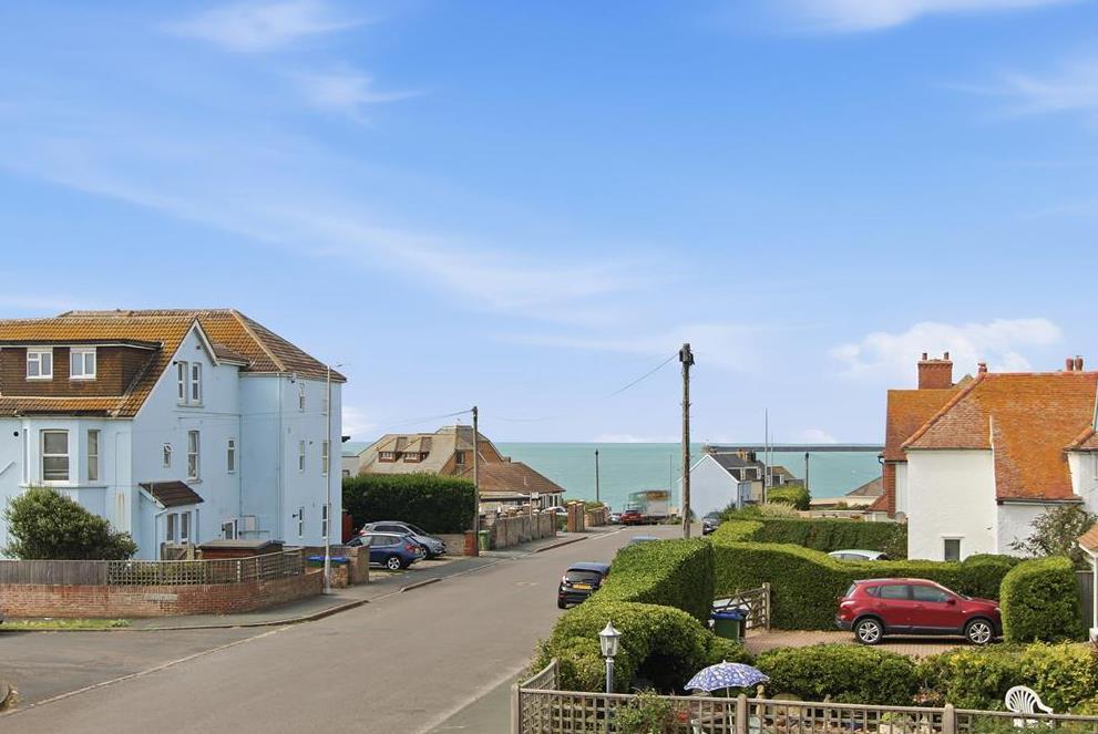 Apartment in Brighton - View 3