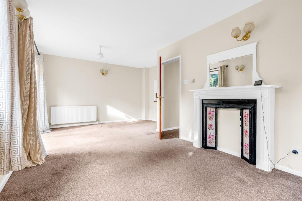 Cromwell Road, Ware, SG12 photo 4