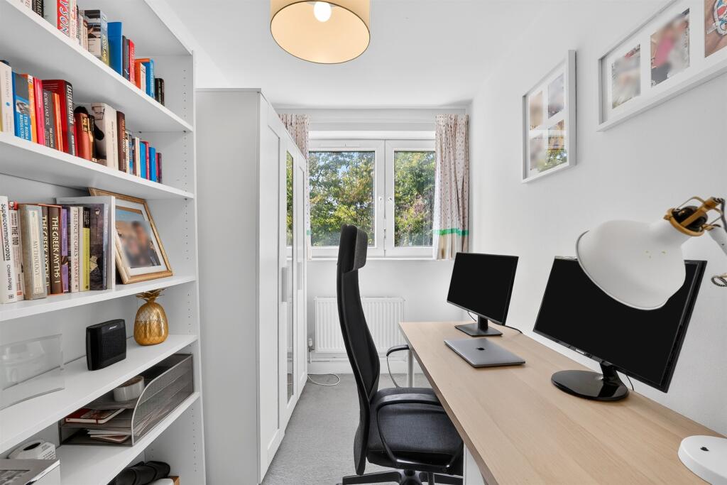 Apartment in London - More