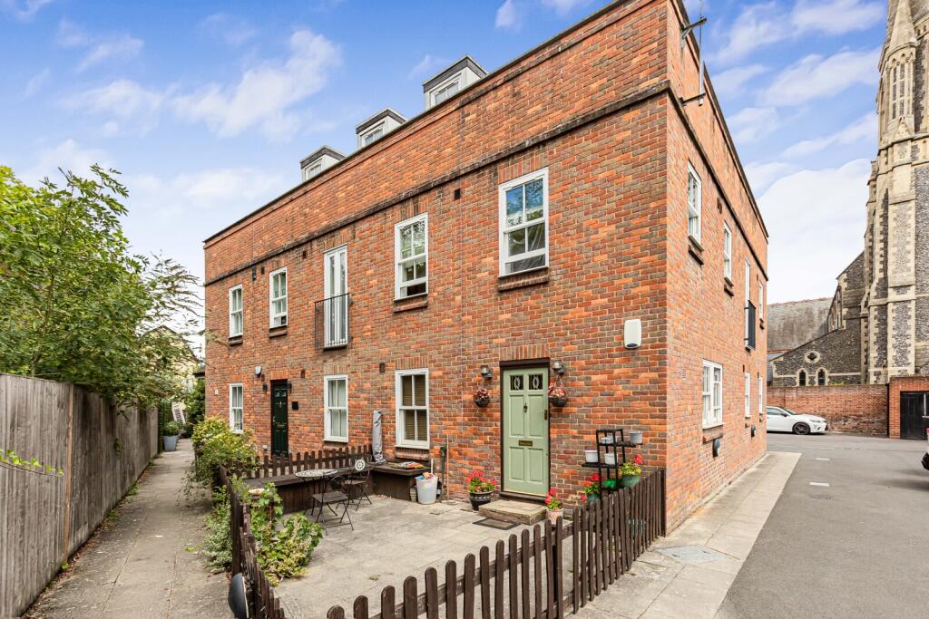 Main image of property: Tanners Court, St Andrew Street, Hertford, Hertfordshire, SG14