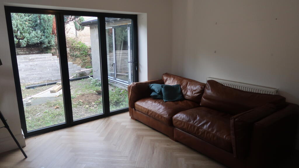House in Newport - View 3