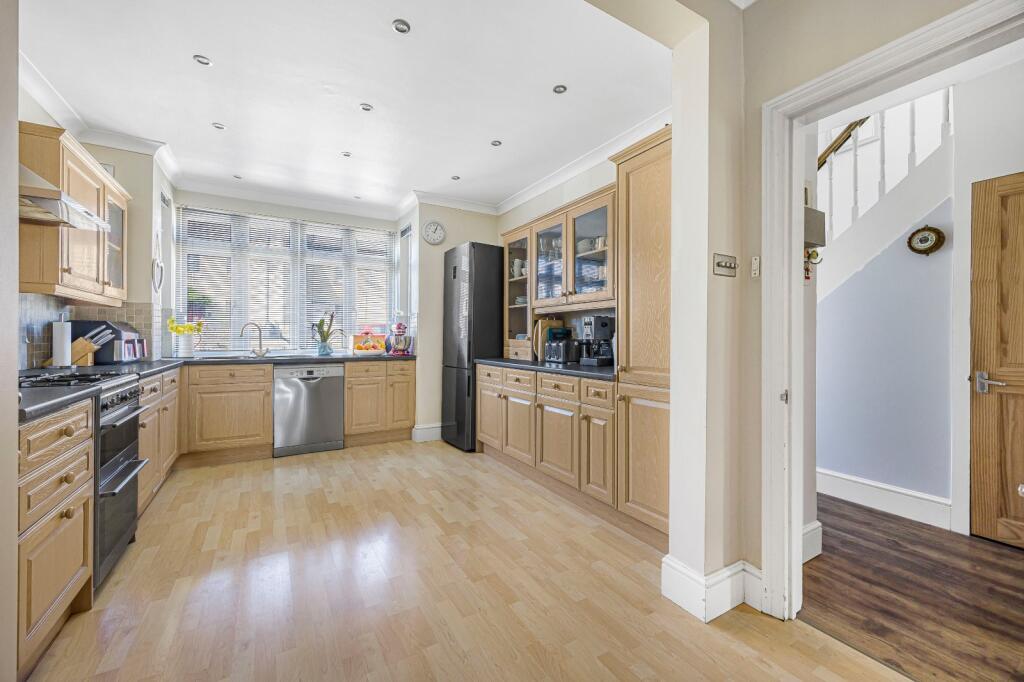Cheltenham Road, Cirencester, Gloucestershire, GL7 photo 3