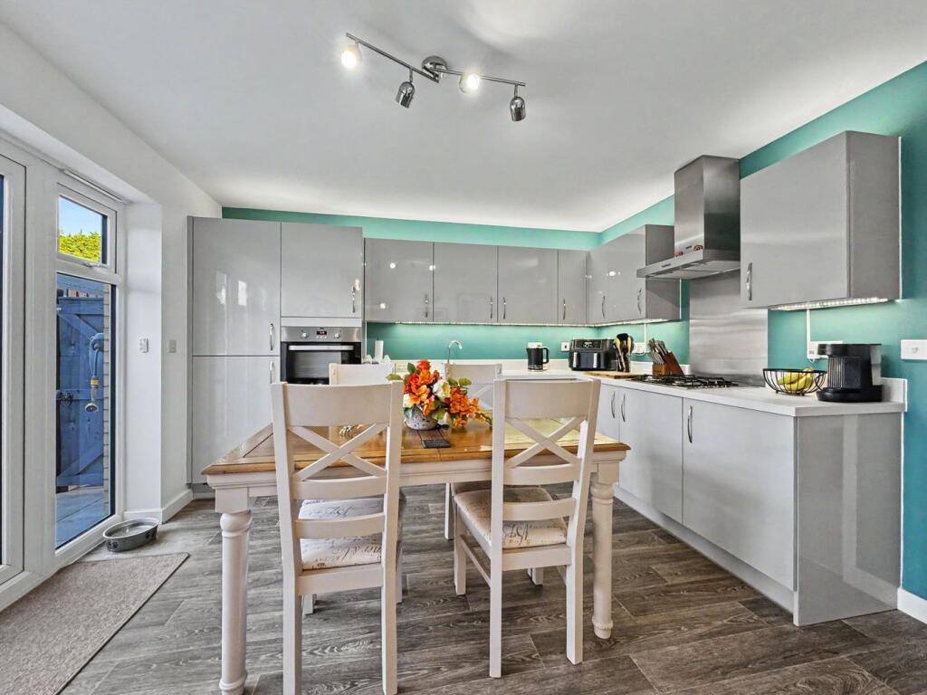 Robinson Close, Haughley, Stowmarket, IP14 photo 3