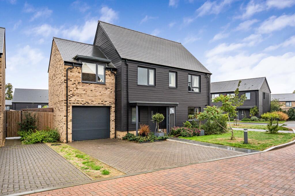 4-bed detached on Bengal Close, Godalming, Surrey, GU7, £825,000