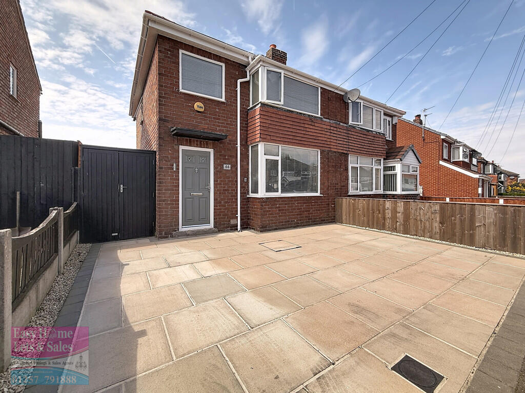 2-bed semi-detached on Longworth Avenue, Coppull, £195,000