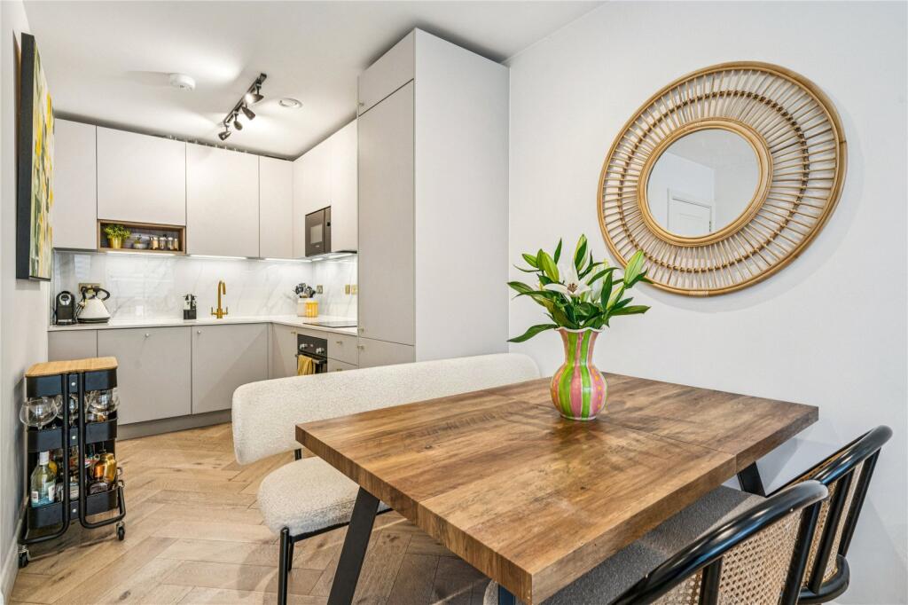 Ravensbury Terrace, SW18 - View 5