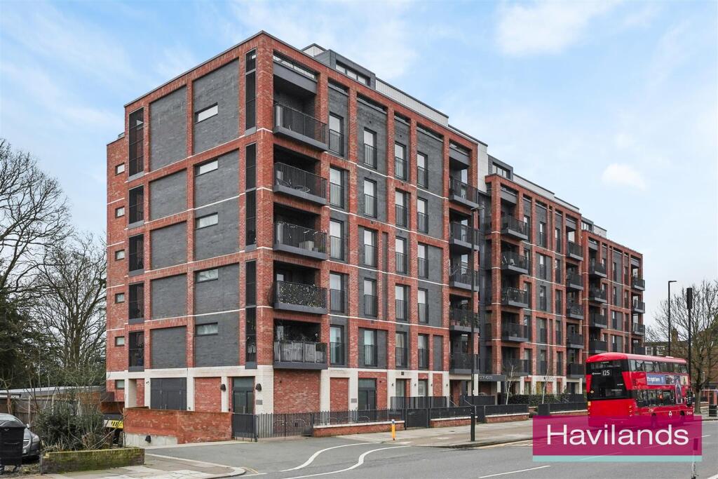 Main image of property: Green Lanes, London