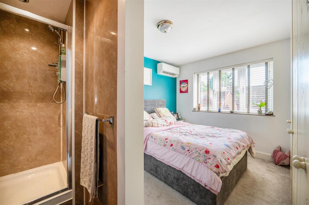 House in Havant, Waterlooville - More