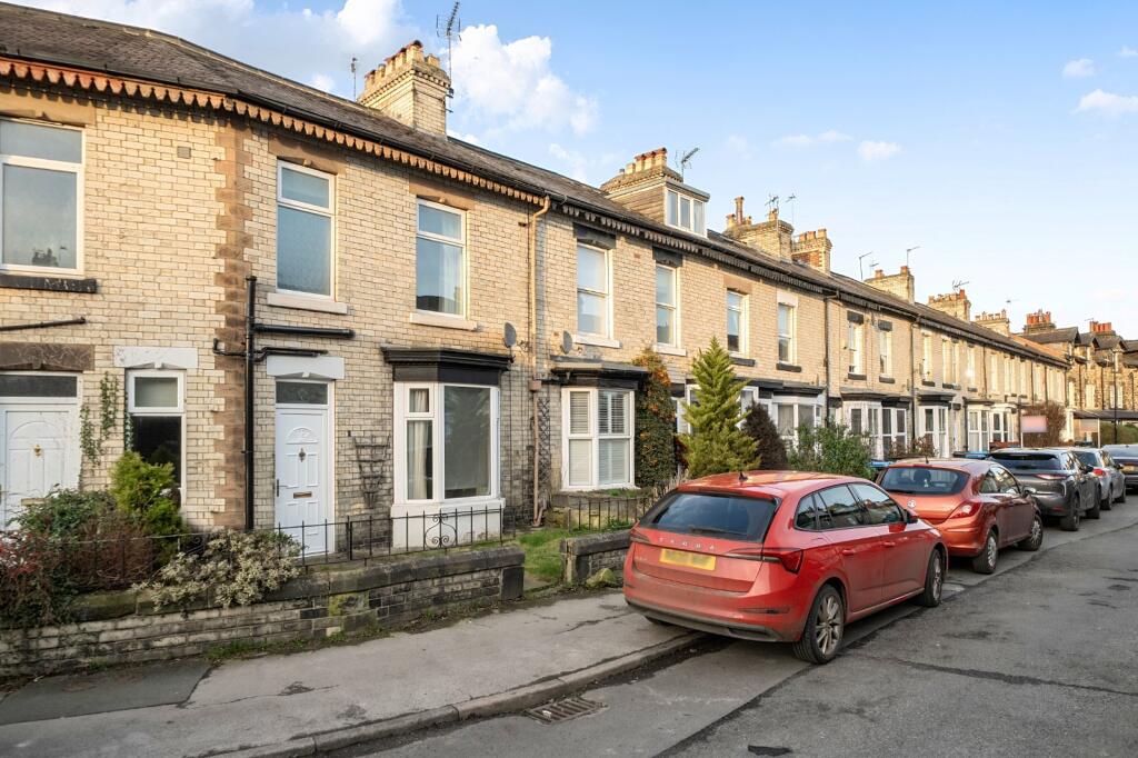 Main image of property: Chatsworth Place, Harrogate, North Yorkshire, HG1