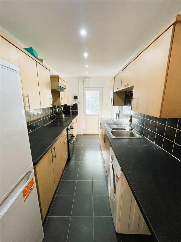 House in Southampton, Western Docks, Hill - View 3