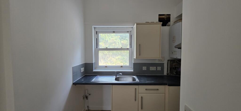 Apartment in Plymouth - View 3