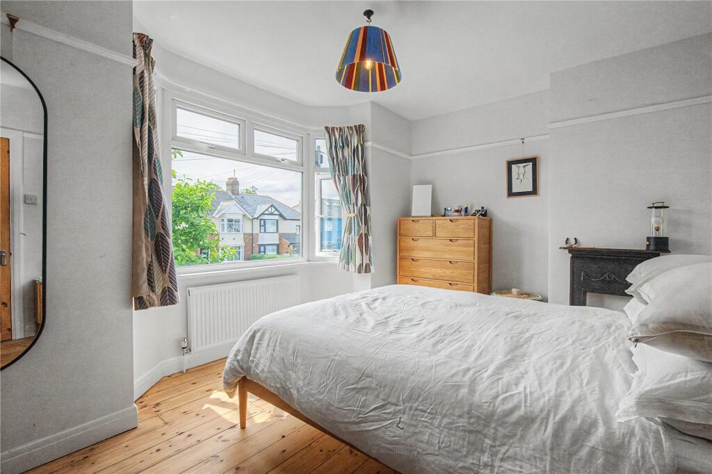 House in Oxford, Robin Hood, East Oxford - More