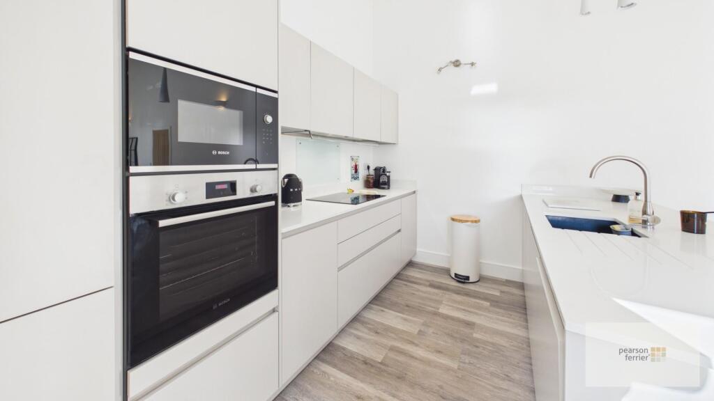Apartment in Bury, Nangreaves - More