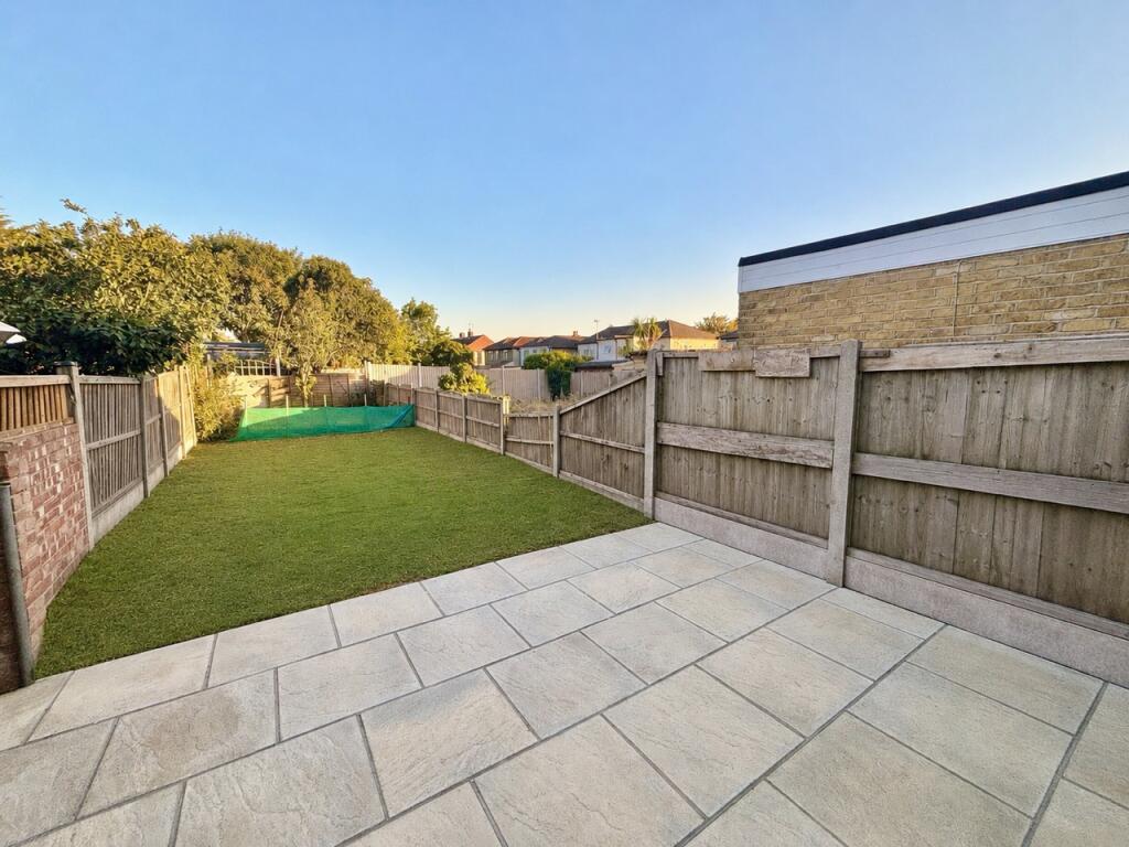 House in London, Gidea Park - View 4