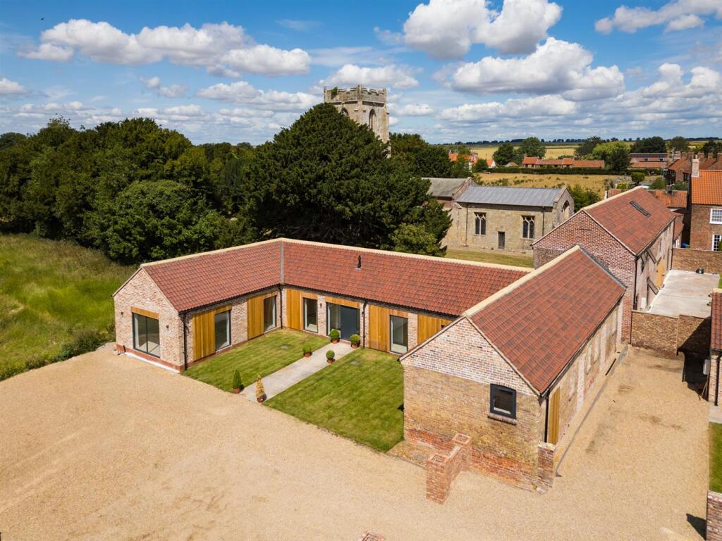 3-bed house on Chatsworth, Conyers Fold, Harpham, £700,000