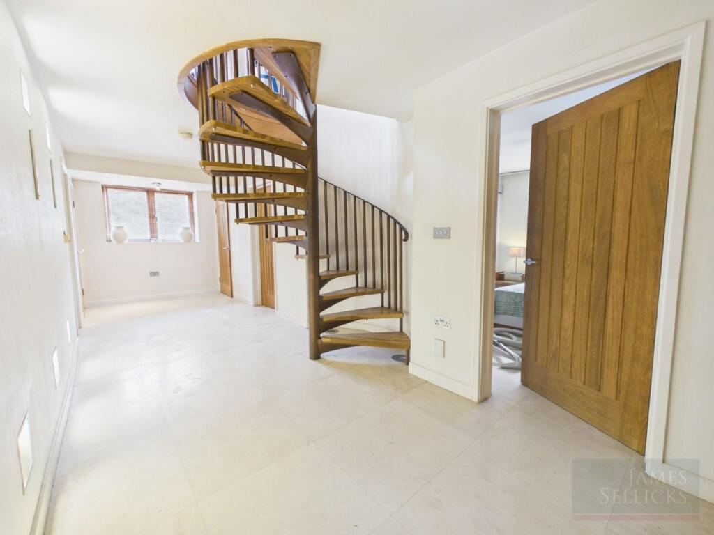 House in Hinckley and Bosworth, Groby - View 4