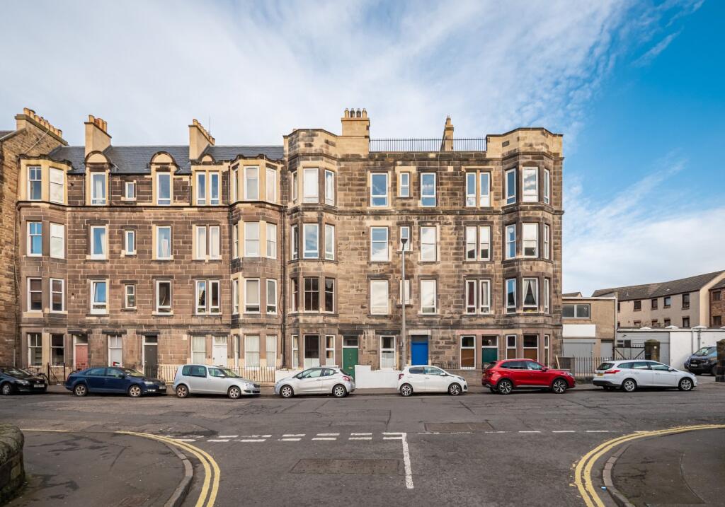 Main image of property: 27 (2F2) Albion Road, Edinburgh, EH7