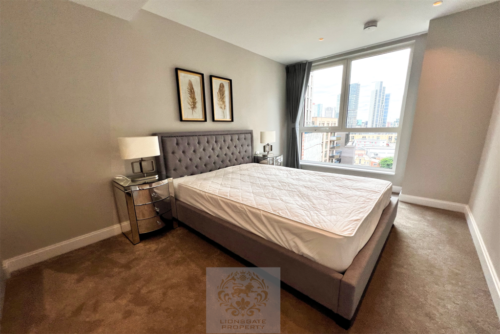 Apartment in London - View 5