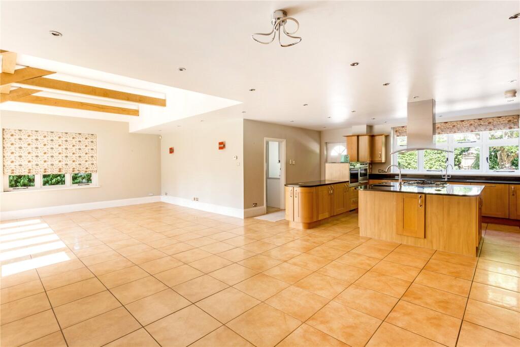 House in Southampton - More