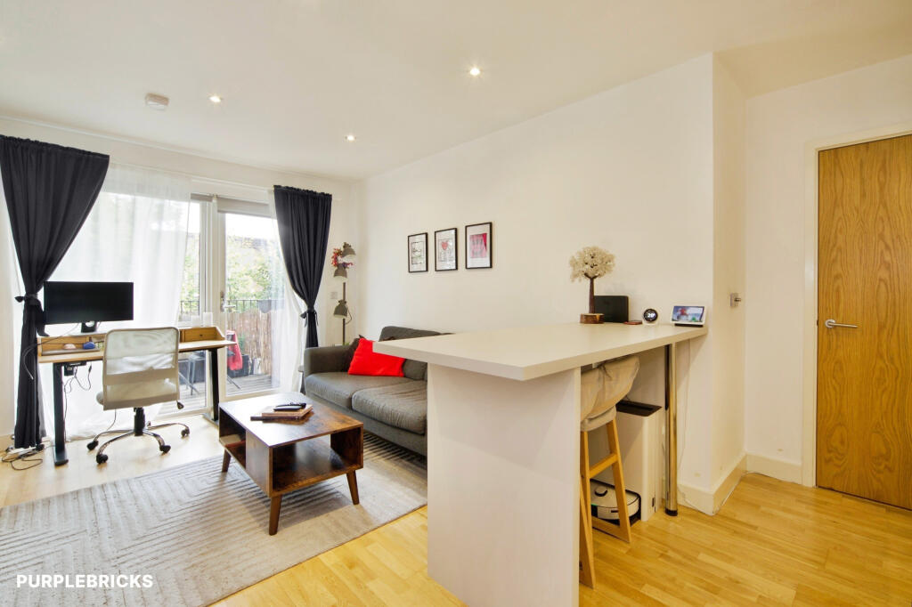 Apartment in London, Custom House, Canning Town - View 5